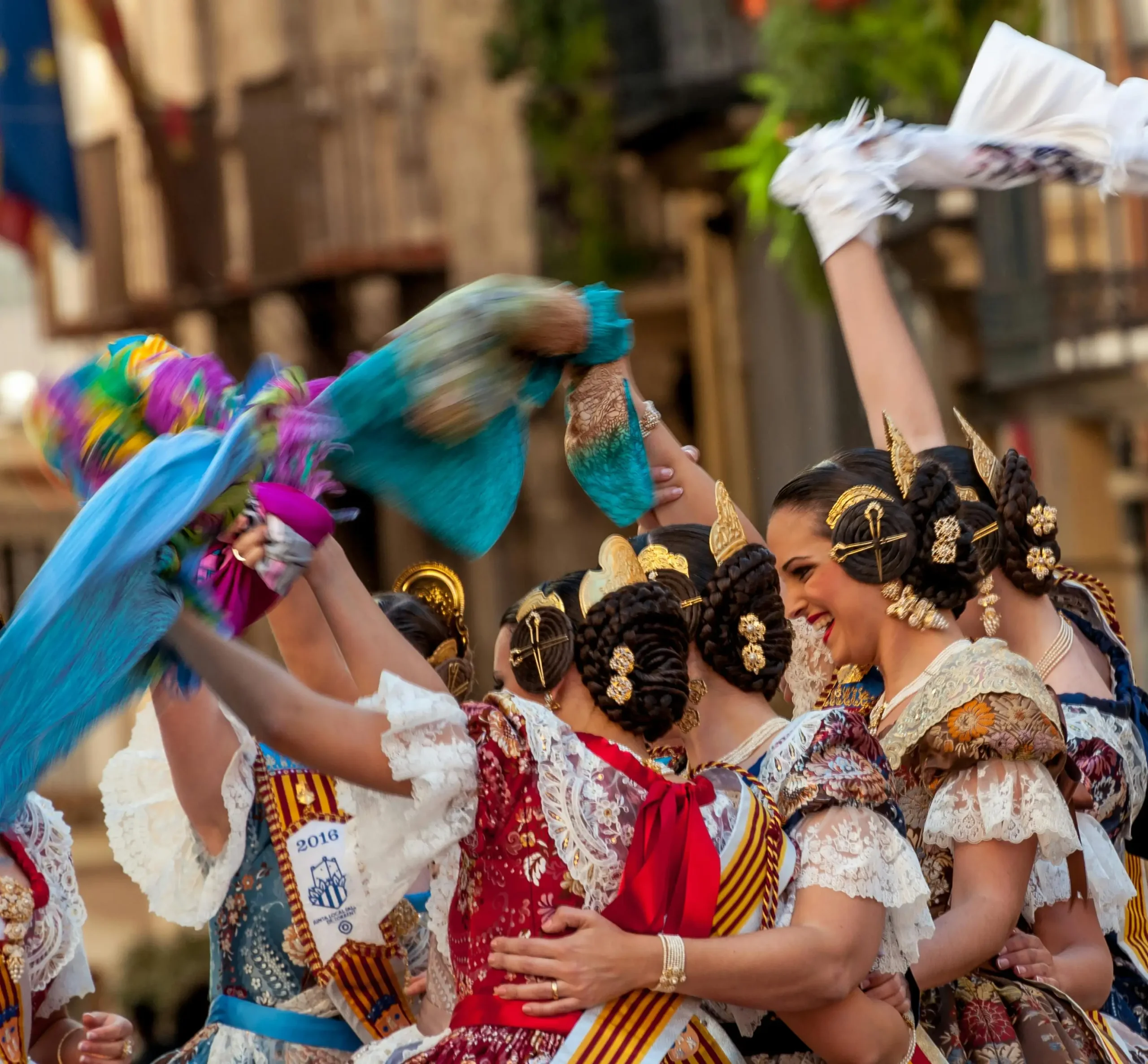 trajes regionales falleras